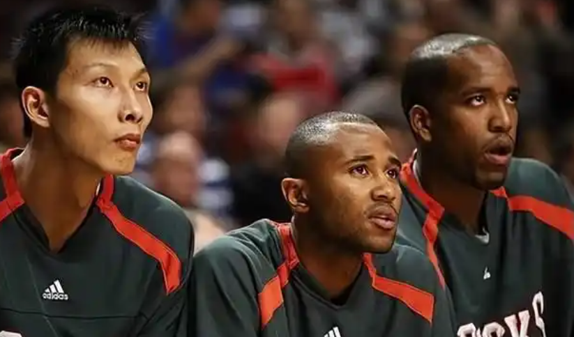 mk体育官网-15岁成为父亲，为养家糊口勇闯NBA，二轮秀逆袭成为全明星